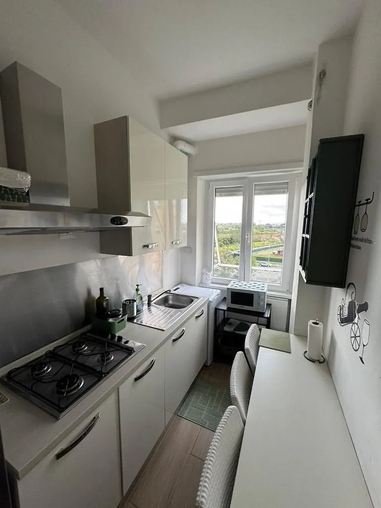 Grazioso Appartamento Tiburtina - 3 Bedrooms Rome 0*,  Italy