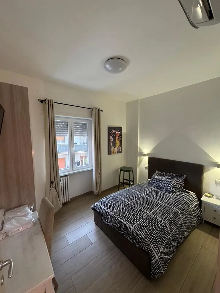 Grazioso Appartamento Tiburtina - 3 Bedrooms Řím 0*,  Itálie