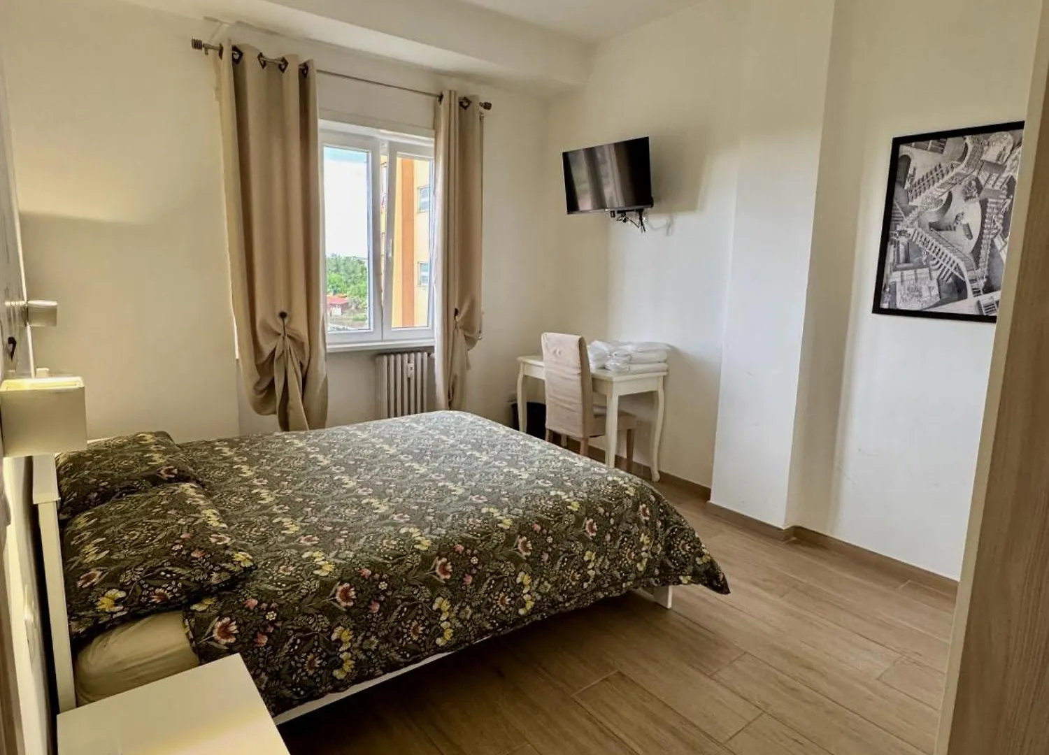 Grazioso Appartamento Tiburtina - 3 Bedrooms contacts