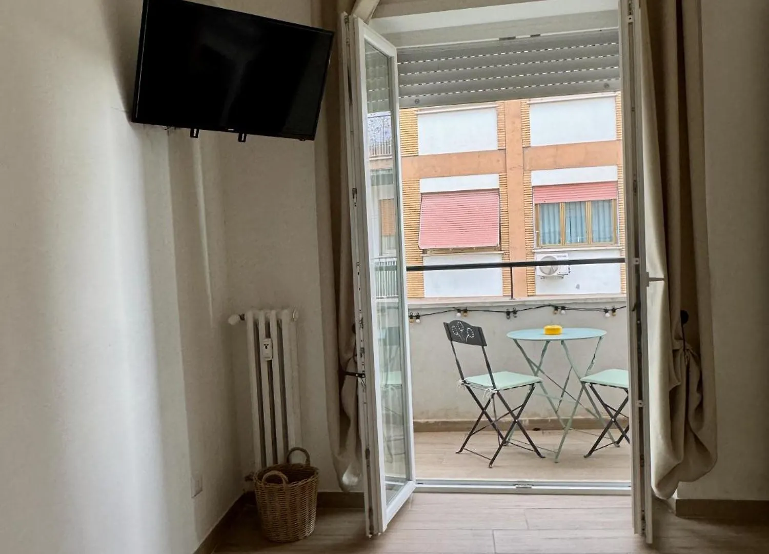 Apartment Grazioso Appartamento Tiburtina - 3 Bedrooms Rome